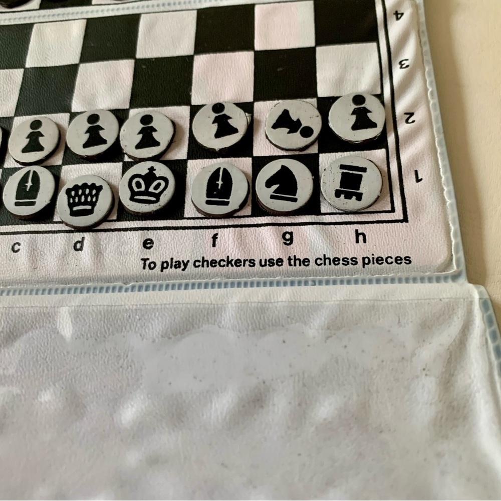 Vintage packable chess board - Picture 2 of 8